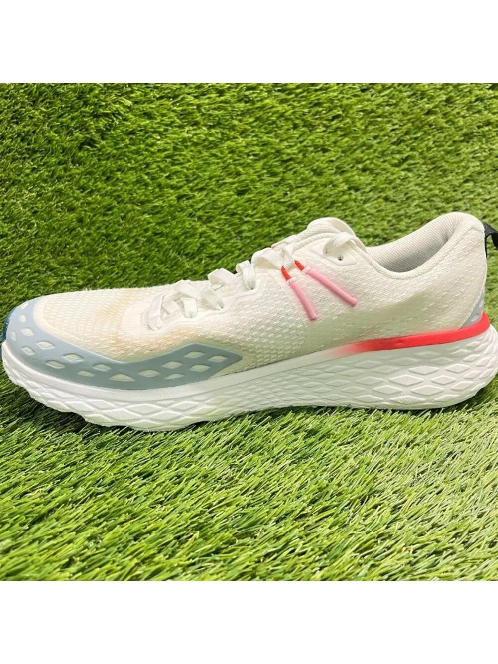 Columbia Konos TRS Mens Size 10.5 White Red Gray Athletic Running Shoes Sneakers